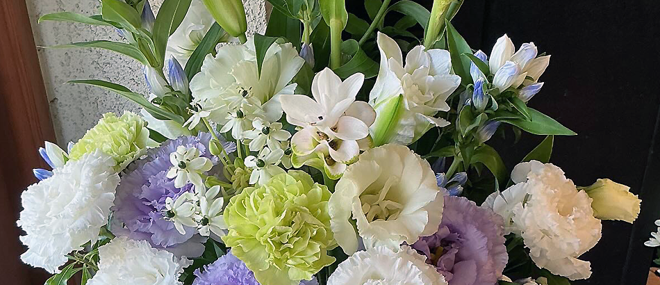 初盆のお供え花です。